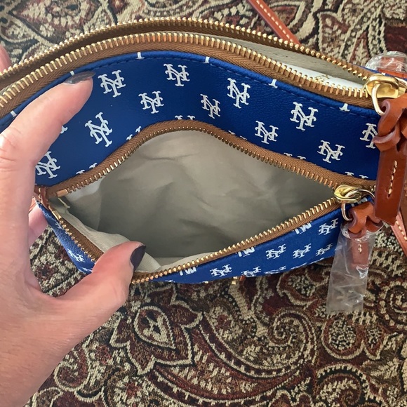 New York Mets Dooney & Bourke crossbody bag - Picture 8 of 8